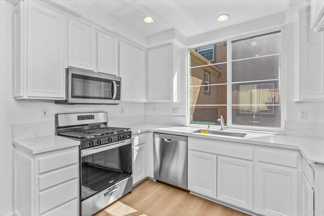 Detail Gallery Image 17 of 47 For 676 Kellogg St, San Marcos,  CA 92078 - 3 Beds | 3 Baths