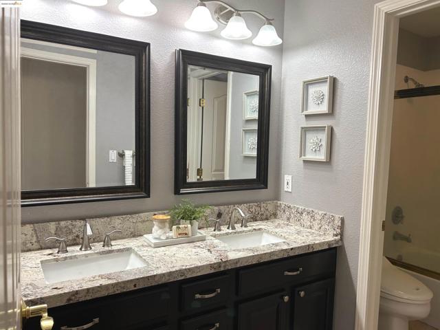 8040 Kelok Way, Clayton CA: https://media.crmls.org/mediaz/76c00d85-1443-4ae2-958a-60a7376aad8f.jpg