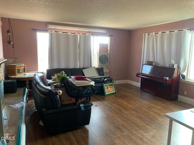 Detail Gallery Image 2 of 10 For 18534 Symeron Rd, Apple Valley,  CA 92307 - 3 Beds | 2 Baths