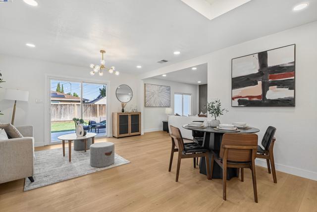 39850 Sundale Dr., Fremont CA: https://media.crmls.org/mediaz/76c08586-bf53-4437-969b-2a6247a5b88b.jpg