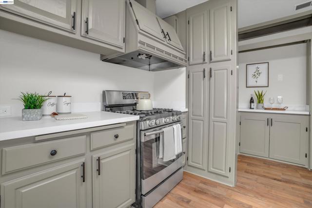 Image 14 of 36 For 16188 Yale Ave