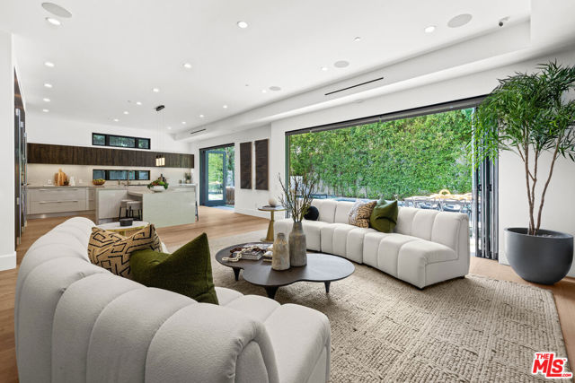 741 N Vista Street, Los Angeles CA: https://media.crmls.org/mediaz/76c2e6df-e059-48d6-b968-b88a10267b30.jpg