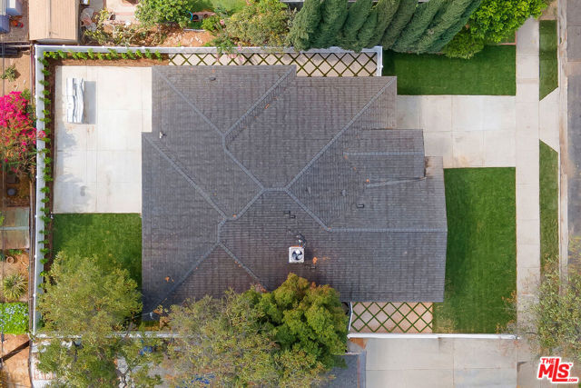 17510 Miranda Street, Encino CA: https://media.crmls.org/mediaz/76c3e466-91c6-4cad-a23d-adfbc410af84.jpg