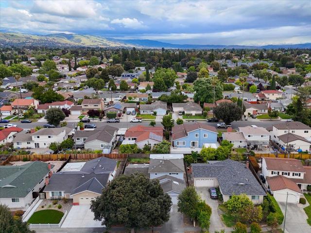 2828 Monte Cresta Way, San Jose CA: https://media.crmls.org/mediaz/76c4666d-c9a7-4e74-8a49-b558875c7521.jpg