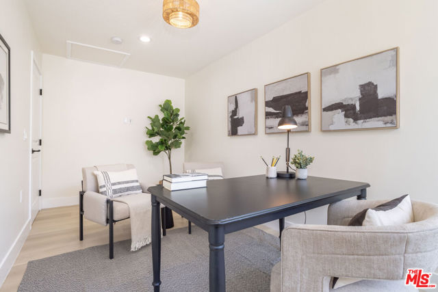22250 Strathern Street, Canoga Park CA: https://media.crmls.org/mediaz/76c6712e-b29a-4d03-835f-4ebc9a63391c.jpg