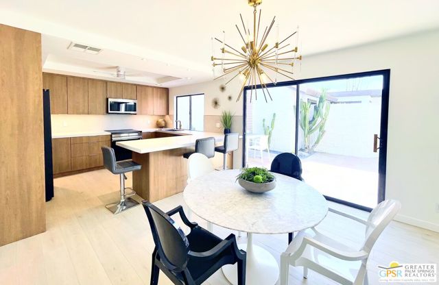 2234 S Linden Way, Palm Springs CA: https://media.crmls.org/mediaz/76c69e90-741c-4087-ba09-ba8a8fc6676c.jpg
