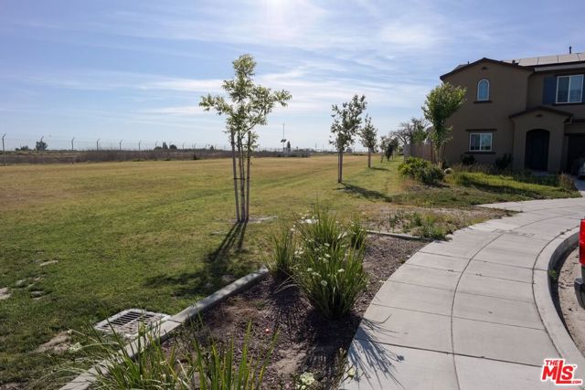1462 W Randy Court, Fowler CA: https://media.crmls.org/mediaz/76c6dca1-c53f-4ac9-8674-38e3eb72944e.jpg
