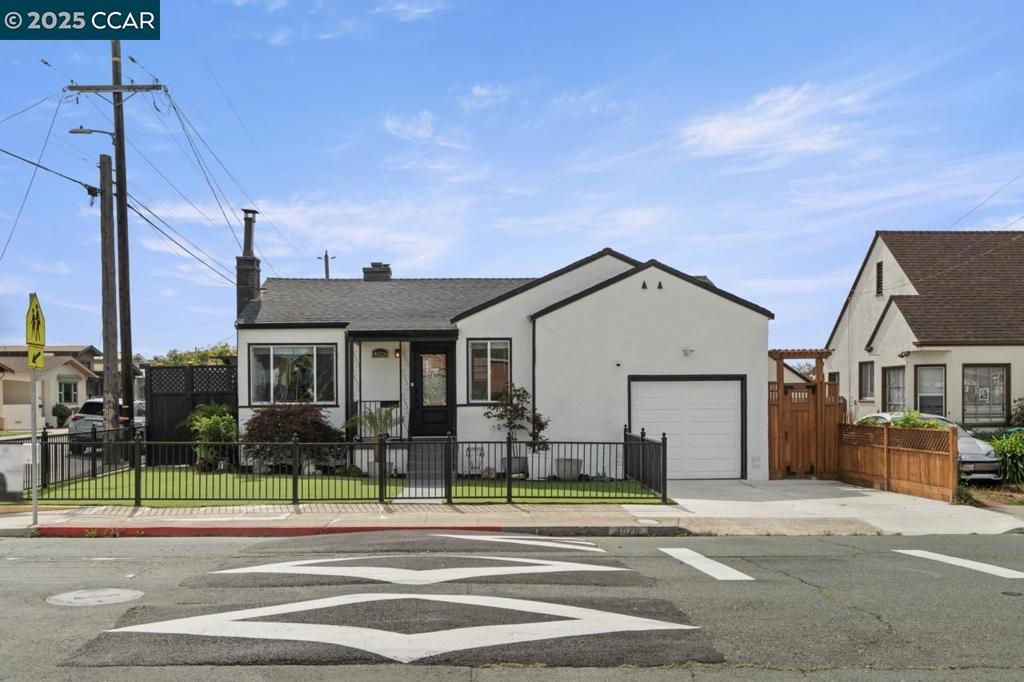 4026 Roosevelt Ave