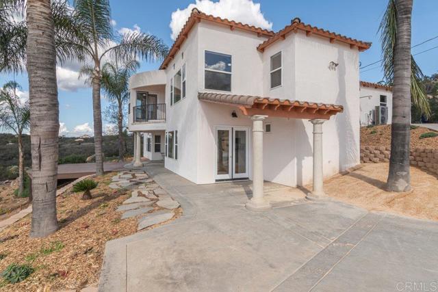 1810 Via Ladera, Fallbrook CA: https://media.crmls.org/mediaz/76c79f9f-e2d3-4702-8bd7-79df57bc0670.jpg