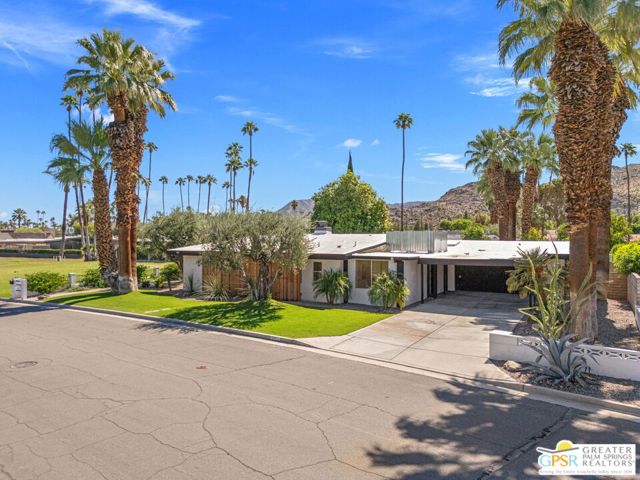 5155 E Bobolink Lane, Palm Springs CA: https://media.crmls.org/mediaz/76c8943f-a511-44fc-b367-f8a5712366a7.jpg
