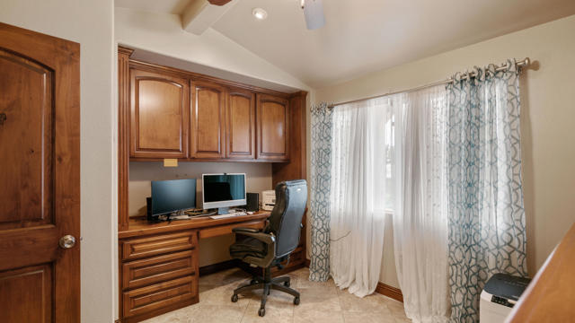 56800 Zuni Trail, Yucca Valley CA: https://media.crmls.org/mediaz/76c92186-fd9d-465d-8ee9-6ac02a386760.jpg