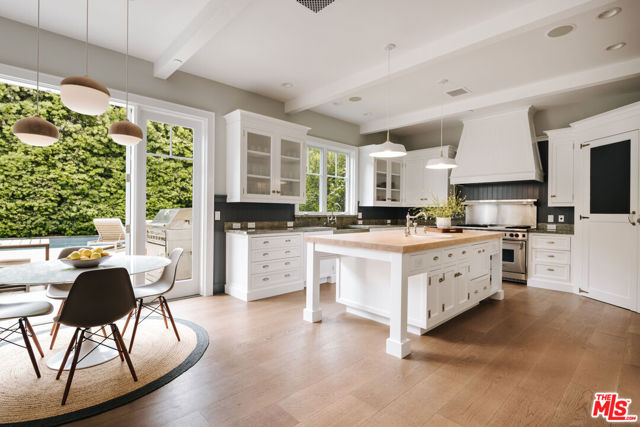800 GREENTREE Road, Pacific Palisades CA: https://media.crmls.org/mediaz/76ca9ad9-c038-474b-85a5-a761b63f31c9.jpg