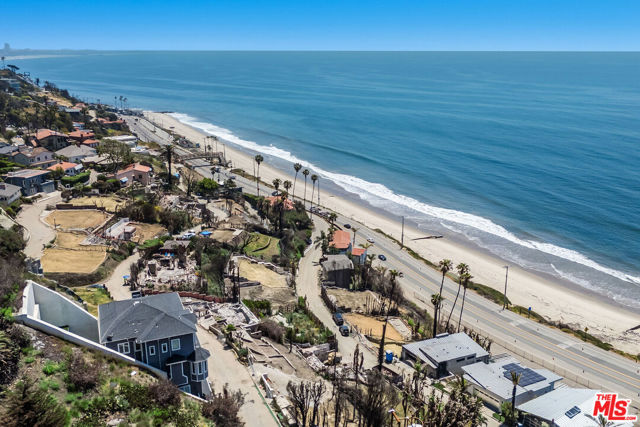 17810 Castellammare Drive, Pacific Palisades CA: https://media.crmls.org/mediaz/76cae72e-2f82-4aba-95cc-af7e1eb9b467.jpg