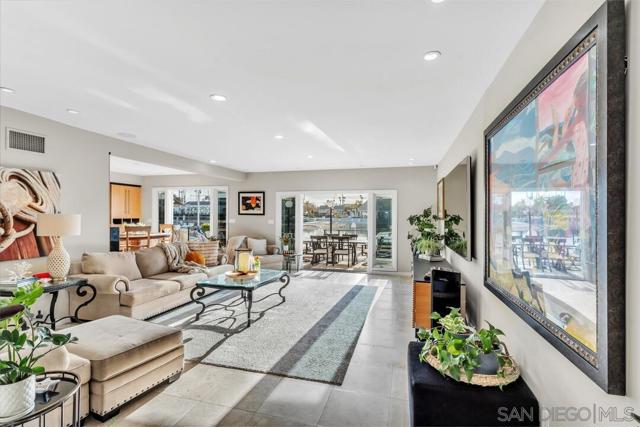 36 Admiralty Cross, Coronado CA: https://media.crmls.org/mediaz/76ccdd24-0ec0-4d4c-b3a2-0f4e4b39f296.jpg
