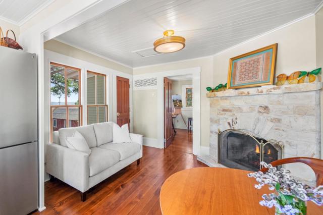519 Dickman Avenue, Monterey CA: https://media.crmls.org/mediaz/76cd1014-2e9e-47a0-bd79-d4f28ef8e821.jpg