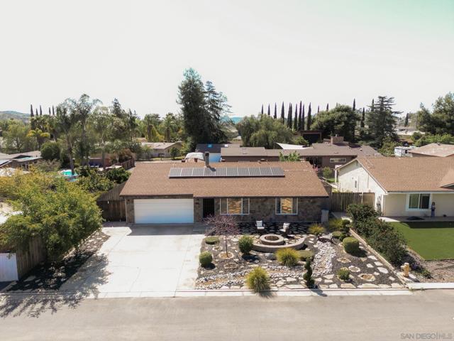 13340 Miguel Garden Way, Poway CA: https://media.crmls.org/mediaz/76cd2f84-6379-4390-8d55-006208712ba7.jpg