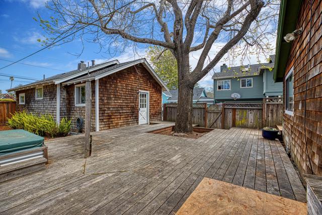 723 Pine Street, Santa Cruz CA: https://media.crmls.org/mediaz/76cd4f08-3098-4f6d-bd34-5333e69d6dd5.jpg