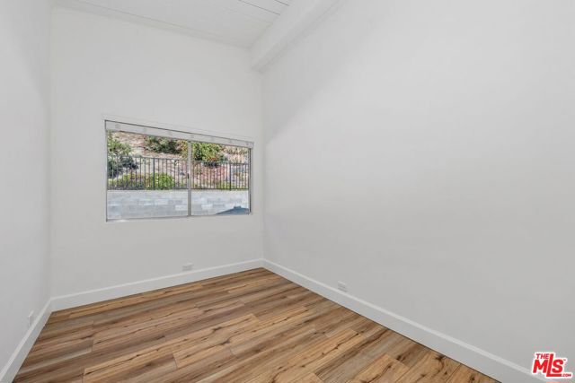 1224 El Hito Circle, Pacific Palisades CA: https://media.crmls.org/mediaz/76cdc303-1099-4215-8df8-2f670fd72ce2.jpg