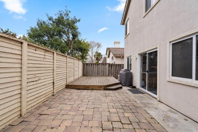 18177 Stonegate Court, Salinas CA: https://media.crmls.org/mediaz/76cdf733-7943-42d5-b756-9570bcb3561e.jpg