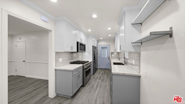 6311 La Tijera Boulevard, Los Angeles CA: https://media.crmls.org/mediaz/76ce089f-9e54-4988-9ece-939177d52e1c.jpg