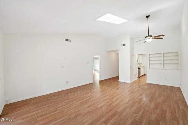 11225 Village 11, Camarillo CA: https://media.crmls.org/mediaz/76cf7f38-9e12-45c9-84cd-0bf148d105c8.jpg