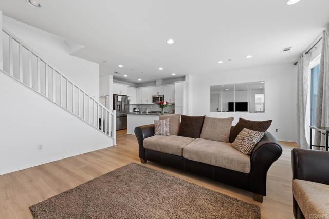 5441 San Roberto, San Diego CA: https://media.crmls.org/mediaz/76cfa137-e536-40b6-a7e8-f8acc4b2bf59.jpg