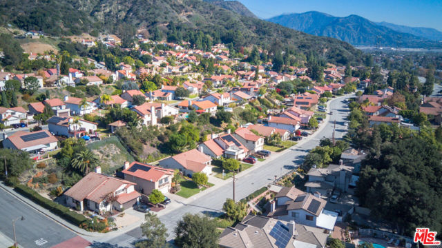 2593 Sunnydale Drive, Duarte CA: https://media.crmls.org/mediaz/76cfcee3-300d-412a-8c27-50f5b1f634b3.jpg