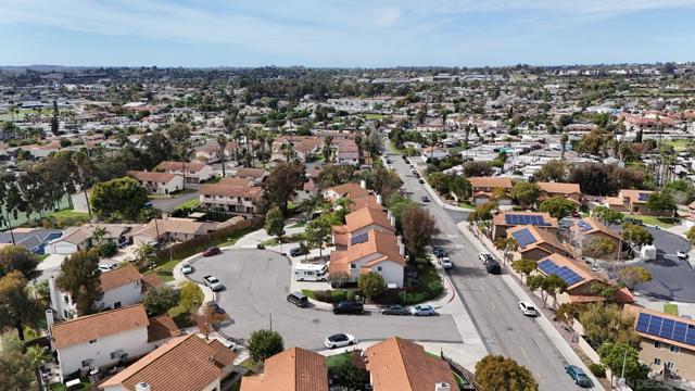 361 E Indian Rock Rd, Vista CA: https://media.crmls.org/mediaz/76d02abb-c7ea-4679-9363-3fcd6bec76f8.jpg