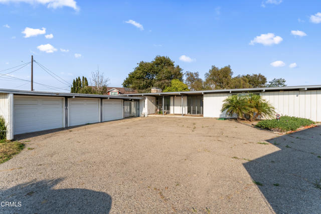 796 S Saticoy Avenue, Ventura CA: https://media.crmls.org/mediaz/76d0396a-1bd4-4be0-a1a1-3331937a6f1e.jpg