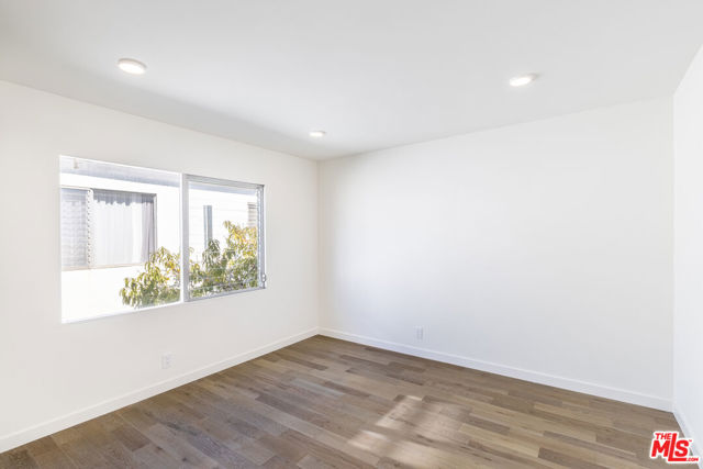 1026 6th Street, Santa Monica CA: https://media.crmls.org/mediaz/76d1a09b-118d-4975-8bc4-eeb3588b3909.jpg