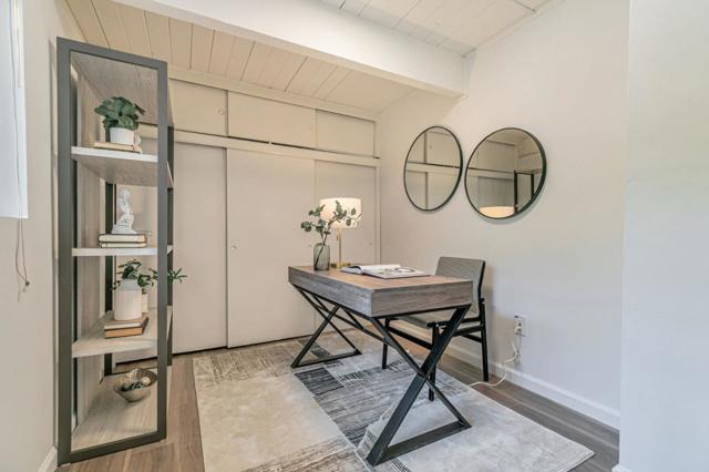 3845 Corina Way, Palo Alto CA: https://media.crmls.org/mediaz/76d28eea-0511-4b84-9342-56b05a2ef846.jpg