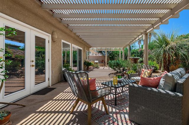 7 Florentina Drive, Rancho Mirage CA: https://media.crmls.org/mediaz/76d2cdfd-80a2-486d-ae56-9e0cd38c7c32.jpg