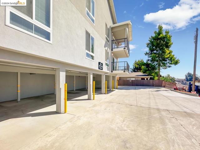 Image 44 of 46 For 4124 Lyon Ave
