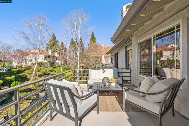 3094 Lakemont Dr, San Ramon CA: https://media.crmls.org/mediaz/76d31431-93bf-4cdb-a800-e9bee60dfb40.jpg