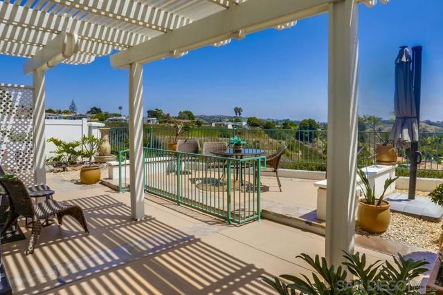 3367 Malta Way, Oceanside CA: https://media.crmls.org/mediaz/76d37008-b4d7-43ec-9c70-3bb5f25eb45c.jpg