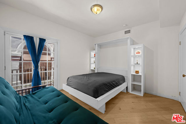 6220 Pacific Avenue, Playa del Rey CA: https://media.crmls.org/mediaz/76d3ea22-6d6c-43a3-a0d4-f6a701b4f995.jpg