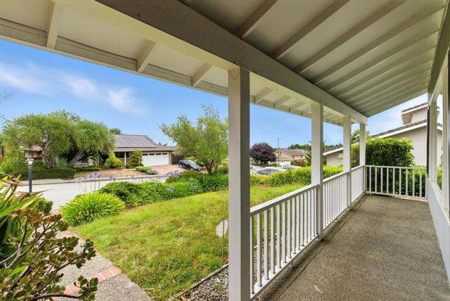 1675 Escalante Way, Burlingame CA: https://media.crmls.org/mediaz/76d3f44b-e208-468f-a166-1c3b239457e2.jpg