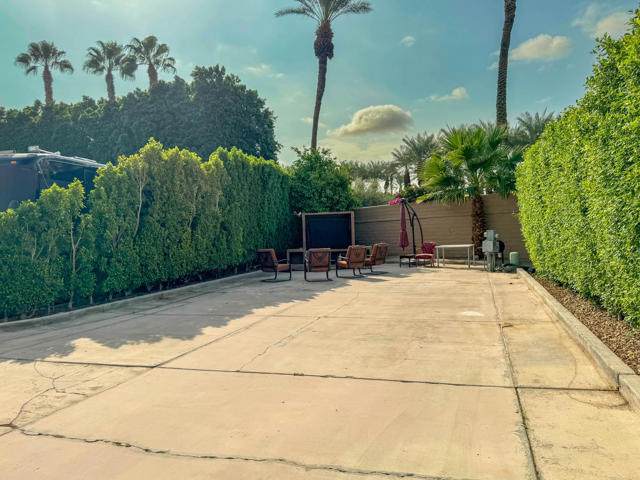 80394 Ave 48, Indio CA: https://media.crmls.org/mediaz/76d41533-75dc-4c35-8a18-018a98021049.jpg