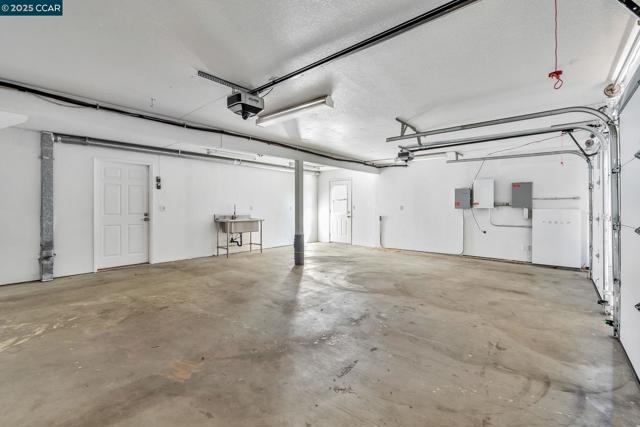 300 Saint Augustine Ct, Benicia CA: https://media.crmls.org/mediaz/76d4b756-17ba-4ff2-9e76-280f5627c25b.jpg