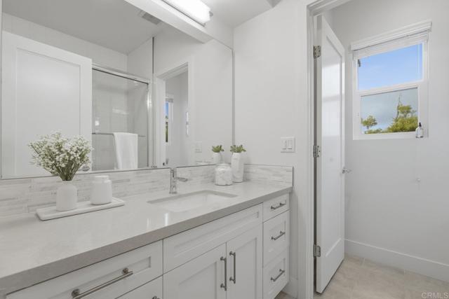 870 Hymettus Avenue, Encinitas CA: https://media.crmls.org/mediaz/76d4cad2-3bee-4761-84a7-7c2899bacb80.jpg