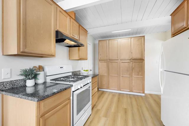 209 Carnegie Drive, Milpitas CA: https://media.crmls.org/mediaz/76d4e25c-0b5c-4baa-a2a5-eafdec089e96.jpg