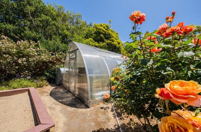 3 Playa Boulevard, Watsonville CA: https://media.crmls.org/mediaz/76d5e6df-43a3-4a2c-b085-ce26849b1b6d.jpg