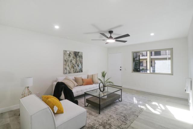 Detail Gallery Image 4 of 25 For 3535 Monroe Ave #5,  San Diego,  CA 92116 - 2 Beds | 2 Baths