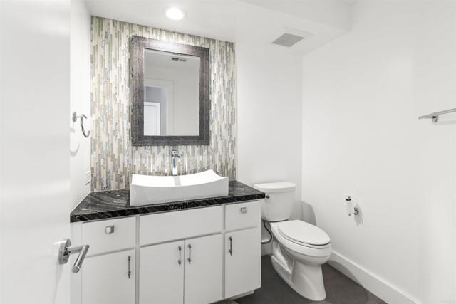 54877 Inverness Way, La Quinta CA: https://media.crmls.org/mediaz/76d69794-c600-4d8e-83d6-32350b875c49.jpg