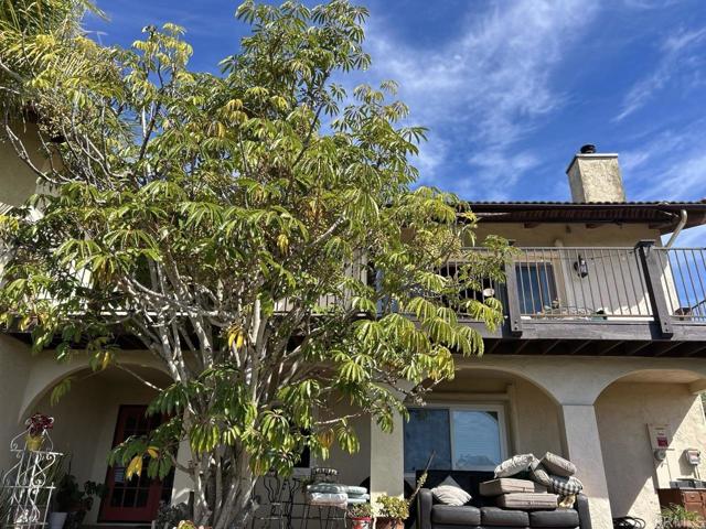 Detail Gallery Image 2 of 16 For 1330 Sugarbush Dr, Vista,  CA 92084 - 4 Beds | 3 Baths