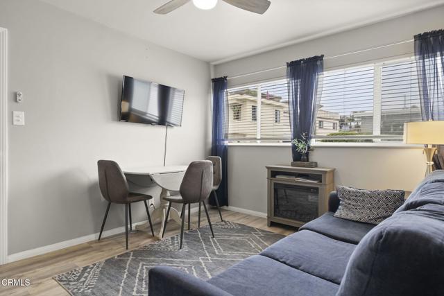 1132 1142 Pittsfield Lane, Ventura CA: https://media.crmls.org/mediaz/76d72b80-35f5-497c-8ea5-a59af2ff9707.jpg