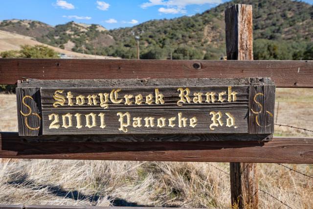 20101 Panoche Road, Paicines CA: https://media.crmls.org/mediaz/76d76622-5a6d-4931-928f-c2304d827755.jpg