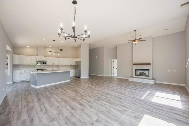 11112 Calgary Way, Valley Center CA: https://media.crmls.org/mediaz/76d78f9f-0b8d-4f6e-9da1-6543799bb543.jpg