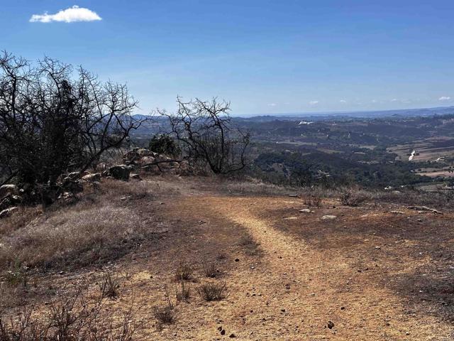 40 Oak Glen Road, Valley Center CA: https://media.crmls.org/mediaz/76d79c88-0731-4369-8716-9e809f5af8ca.jpg