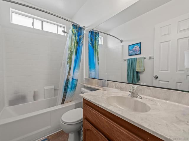 972 Sapphire Street, Pacific Beach (San Diego) CA: https://media.crmls.org/mediaz/76d7ab37-5373-4b89-9100-c4249007cc95.jpg
